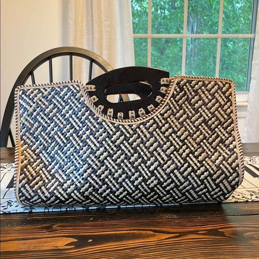 🏝️Host Pick🏝️Black and Cream Geometric Straw Woven Black Wooden Handle Bag Tote